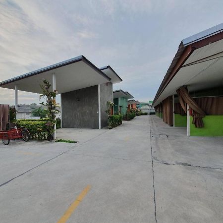 เจิดจรัสรีสอร์ทโรงแรม24ชม Chonburi Exterior foto